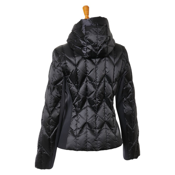 プラダ トライアングルロゴ ダウンジャケット サイズ：38 ブラック ダウン レディース PRADA 【中古】