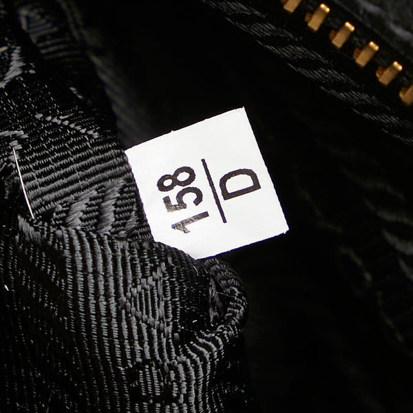 プラダ 三角ロゴプレート サフィアーノ ハンドバッグ ショルダーバッグ 2WAY ブラック レザー レディース PRADA 【中古】