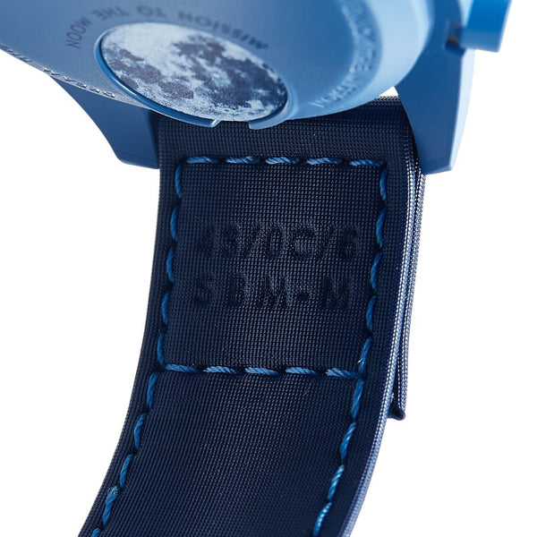 オメガ ×スウォッチ MISSION TO SUPER BLUE MOON ミッション トゥ ザ スーパーブルームーン 腕時計 SO33N700 クオーツ ホワイト文字盤 ナイロン バイオセラミック メンズ OMEGA 【中古】