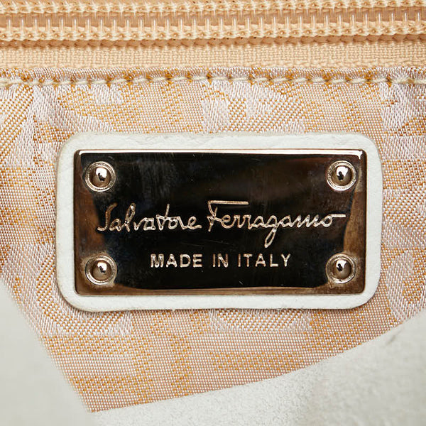 サルヴァトーレフェラガモ ロゴプレート ハンドバッグ ワンショルダーバッグ ホワイト レザー レディース Salvatore Ferragamo 【中古】