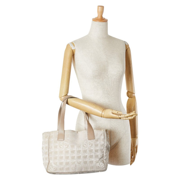 シャネル ニュートラベルライン トート ココマーク ハンドバッグ トートバッグ ベージュ ナイロン レザー レディース CHANEL 【中古】
