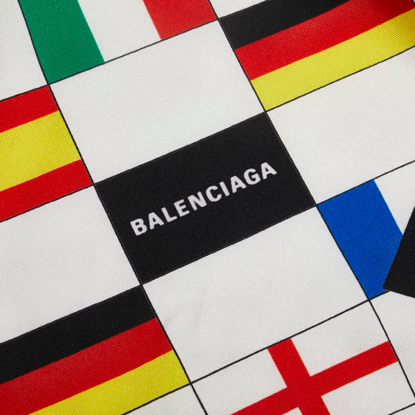 バレンシアガ ロゴ 国旗  スカーフ ホワイト マルチカラー シルク レディース BALENCIAGA 【中古】