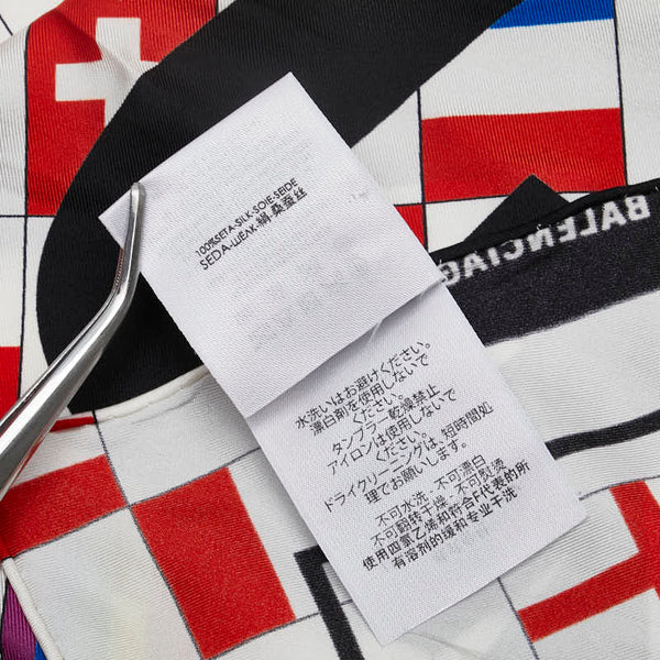 バレンシアガ ロゴ 国旗  スカーフ ホワイト マルチカラー シルク レディース BALENCIAGA 【中古】