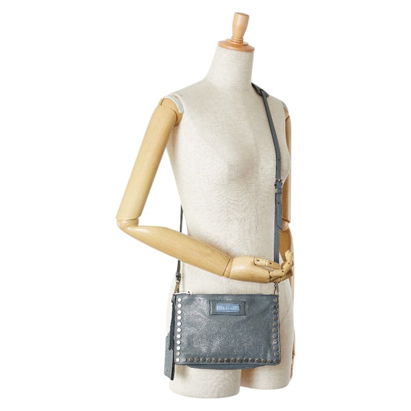 プラダ エティケット スタッズ 斜め掛け ショルダーバッグ ライトブルー レザー レディース PRADA 【中古】