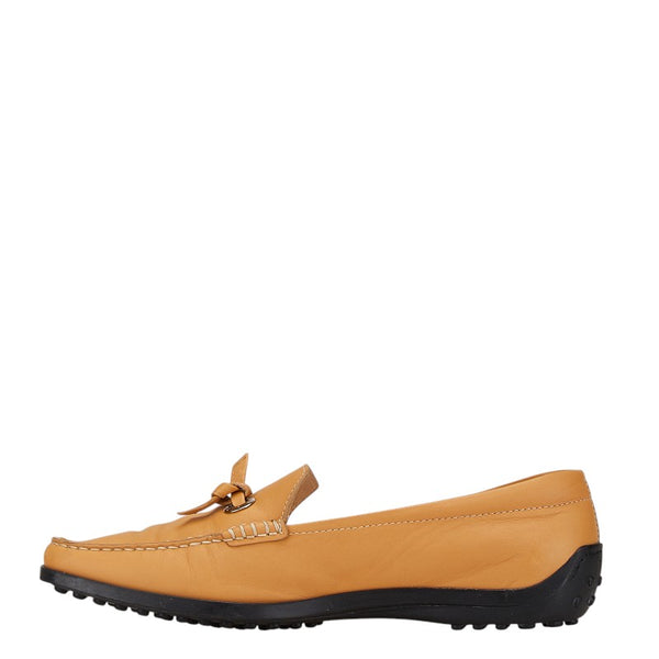 トッズ ローファー ドライビングシューズ サイズ：38 ベージュ レザー レディース TOD’S 【中古】