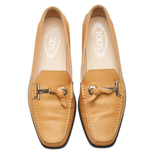 トッズ ローファー ドライビングシューズ サイズ：38 ベージュ レザー レディース TOD’S 【中古】
