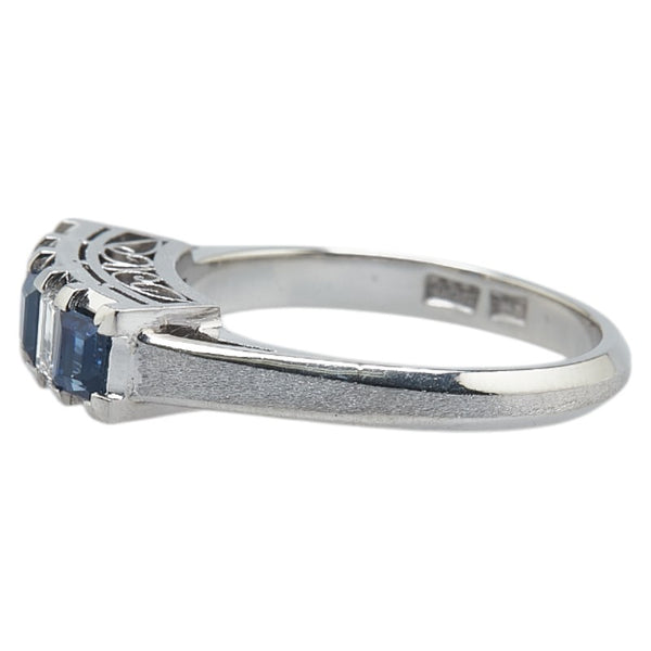 Pt900 プラチナ サファイア0.65ct ダイヤ0.23ct 一文字 リング 指輪 レディース 11.5号 【中古】