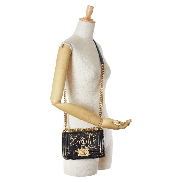 シャネル グラフィティ ボーイシャネル クロコ型押し チェーン ショルダーバッグ ブラック ゴールド レザー レディース CHANEL 【中古】