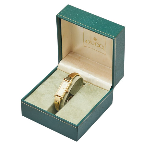 グッチ 腕時計 バングルウォッチ 1500 クオーツ ホワイト文字盤 ステンレススチール レディース GUCCI 【中古】