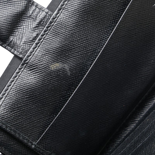 プラダ 三角ロゴプレート 二つ折り財布 ブラック ナイロン レディース PRADA 【中古】