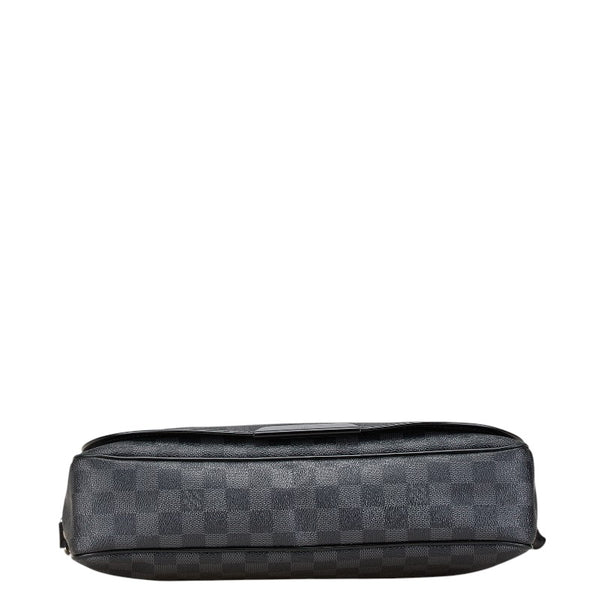 ルイ ヴィトン ダミエ グラフィット ダニエルMM 斜め掛け ショルダーバッグ N58029 ブラック PVC レザー メンズ LOUIS VUITTON 【中古】