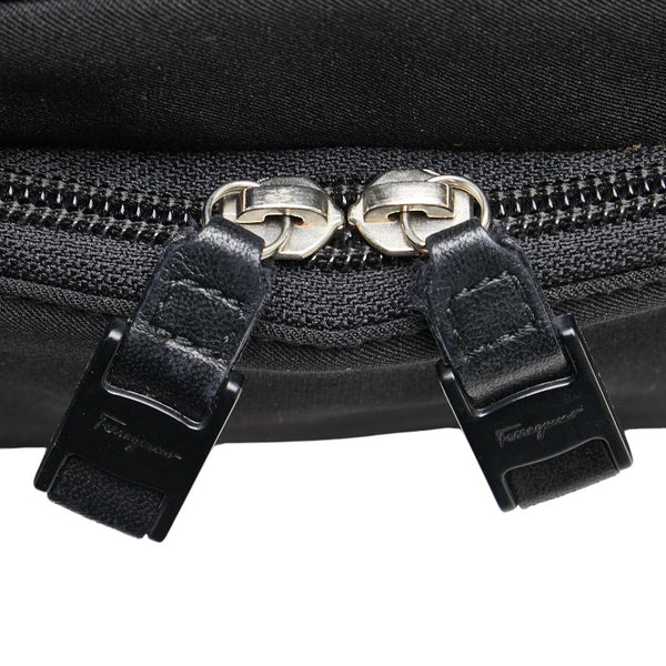 サルヴァトーレフェラガモ ショルダーバッグ ブラック キャンバス レディース Salvatore Ferragamo 【中古】