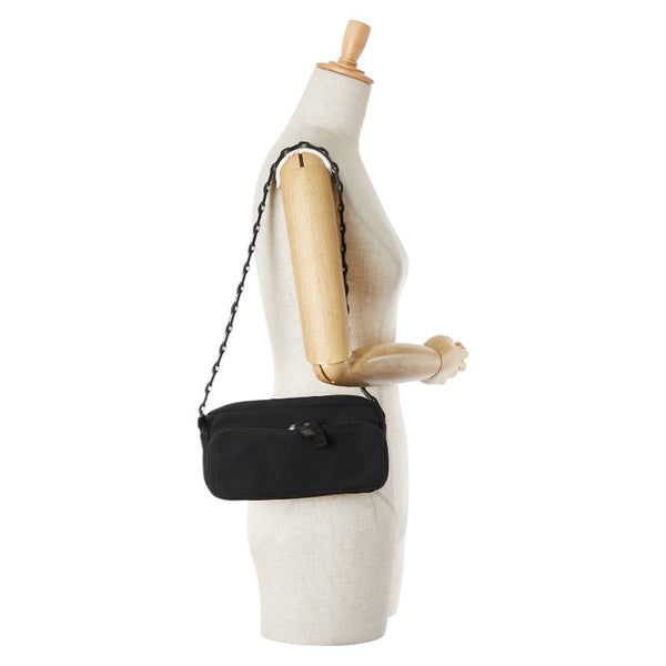 サルヴァトーレフェラガモ ショルダーバッグ ブラック キャンバス レディース Salvatore Ferragamo 【中古】