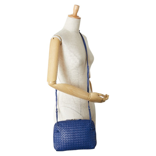 ボッテガヴェネタ イントレチャート 斜め掛け ショルダーバッグ ブルー レザー レディース BOTTEGAVENETA 【中古】