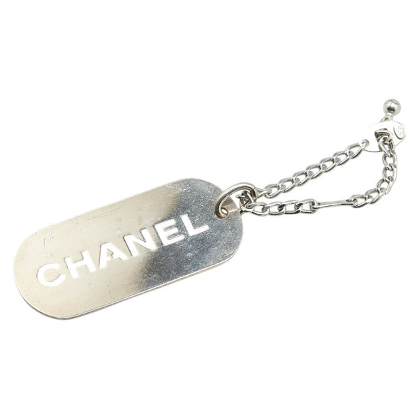 シャネル ロゴプレート キーホルダー キーチャーム A25216 シルバー メタル レディース CHANEL 【中古】