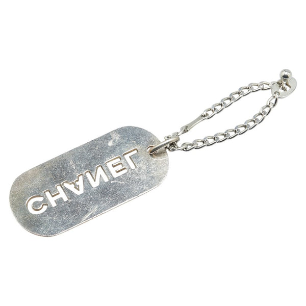 シャネル ロゴプレート キーホルダー キーチャーム A25216 シルバー メタル レディース CHANEL 【中古】