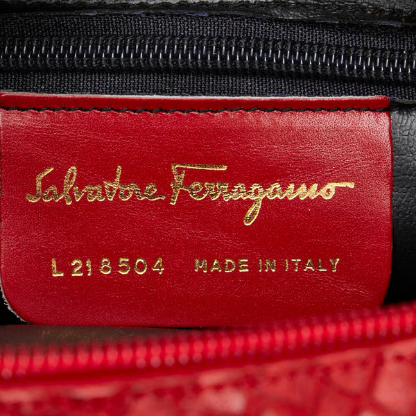 サルヴァトーレフェラガモ 型押し 斜め掛け ショルダーバッグ レッド レザー レディース Salvatore Ferragamo 【中古】