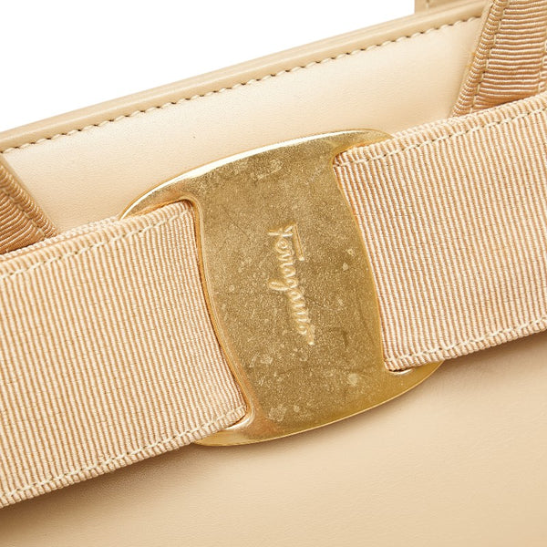 サルヴァトーレフェラガモ ヴァラ リボン ハンドバッグ BA214178 ベージュ レザー レディース Salvatore Ferragamo 【中古】