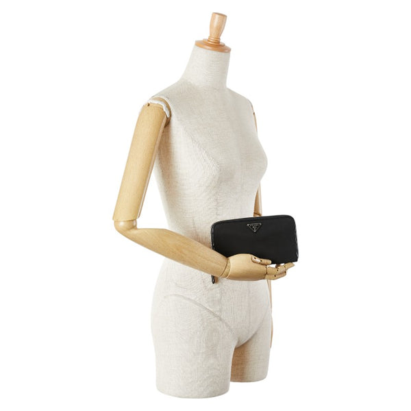 プラダ 三角ロゴプレート 長財布 ブラック ナイロン レザー レディース PRADA 【中古】