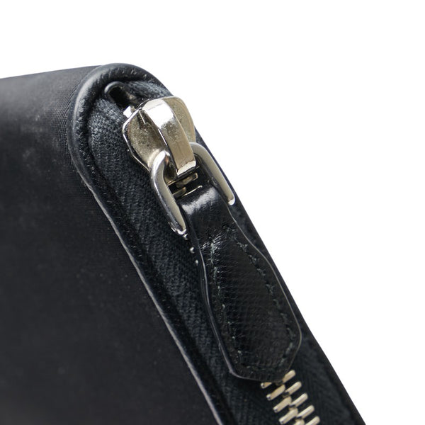 プラダ 三角ロゴプレート 長財布 ブラック ナイロン レザー レディース PRADA 【中古】