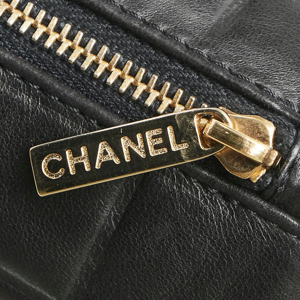 シャネル ココマーク チョコバー ポーチ ブラック ラムスキン レディース CHANEL 【中古】
