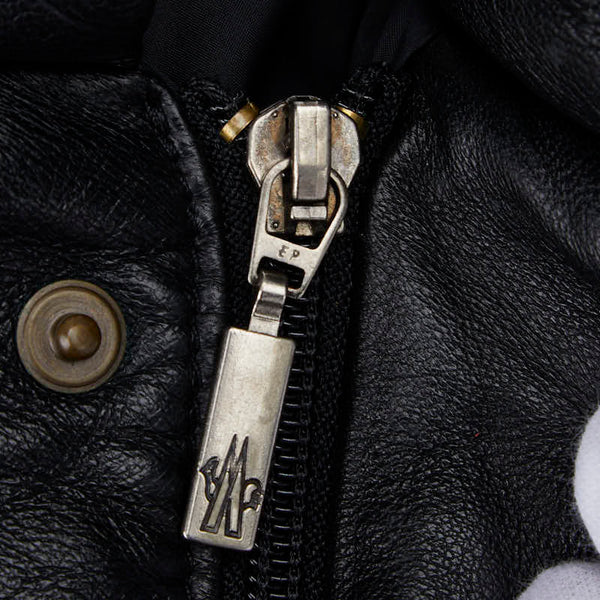 モンクレール TISSU MATERIAL OBERSLOFF TESSUTO ダウンジャケット サイズ:2 ブラック レザー ダウン メンズ MONCLER 【中古】