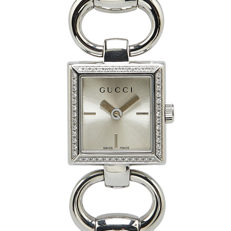 グッチ トルナヴォーニ ダイヤベゼル 腕時計 120 クオーツ シルバー文字盤 ステンレススチール レディース GUCCI 【中古】
