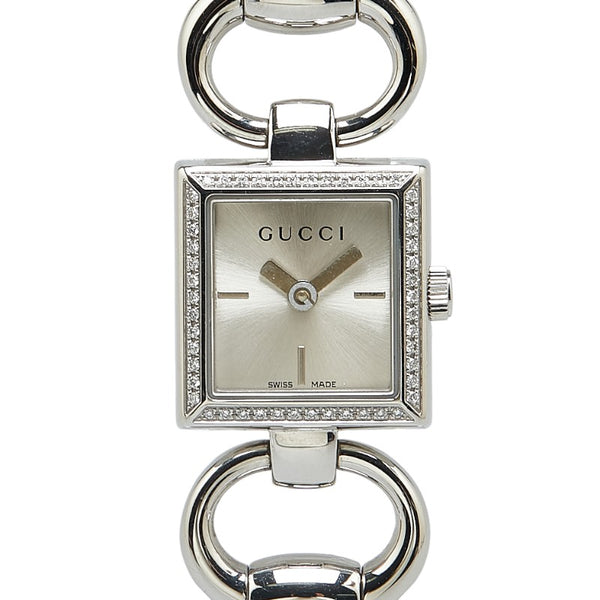 グッチ トルナヴォーニ ダイヤベゼル 腕時計 120 クオーツ シルバー文字盤 ステンレススチール レディース GUCCI 【中古】
