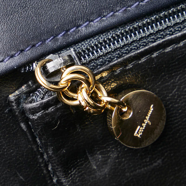 サルヴァトーレフェラガモ ヴァラリボン 斜め掛け ショルダーバッグ ネイビー レザー レディース Salvatore Ferragamo 【中古】