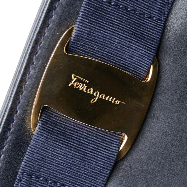 サルヴァトーレフェラガモ ヴァラリボン 斜め掛け ショルダーバッグ ネイビー レザー レディース Salvatore Ferragamo 【中古】