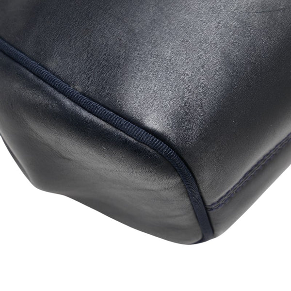 サルヴァトーレフェラガモ ヴァラリボン 斜め掛け ショルダーバッグ ネイビー レザー レディース Salvatore Ferragamo 【中古】