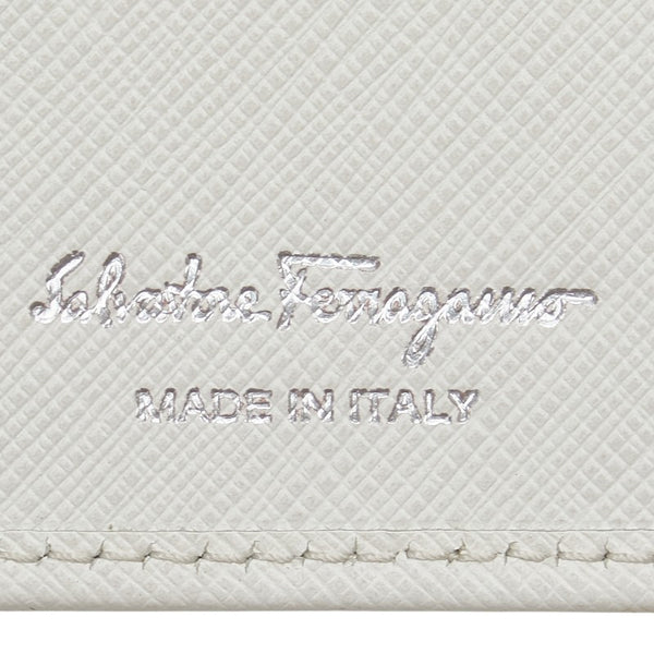 サルヴァトーレフェラガモ ヴァラリボン 長財布 JP-22-B480 ホワイト レザー レディース Salvatore Ferragamo 【中古】