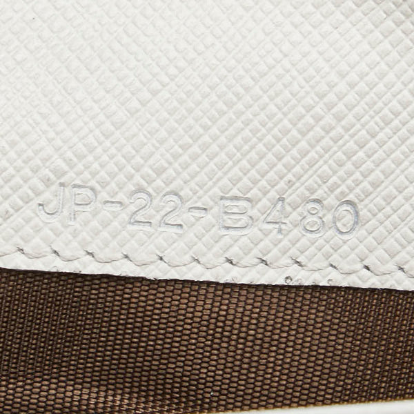 サルヴァトーレフェラガモ ヴァラリボン 長財布 JP-22-B480 ホワイト レザー レディース Salvatore Ferragamo 【中古】