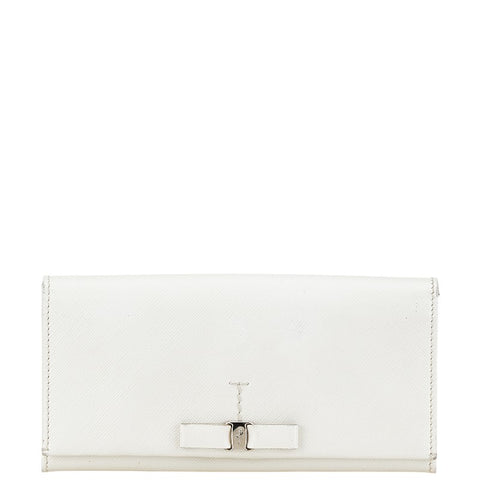 サルヴァトーレフェラガモ ヴァラリボン 長財布 JP-22-B480 ホワイト レザー レディース Salvatore Ferragamo 【中古】