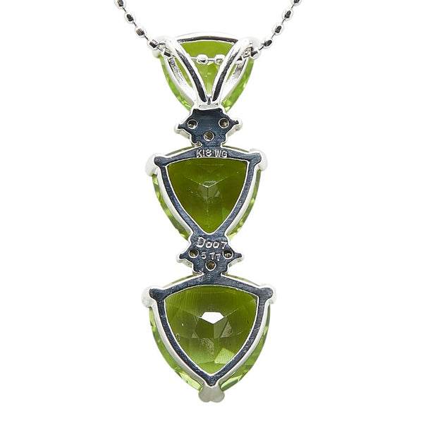 K18WG ホワイトゴールド ペリドット5.77ct ダイヤ0.07ct トライアングル モチーフ ネックレス レディース 【中古】