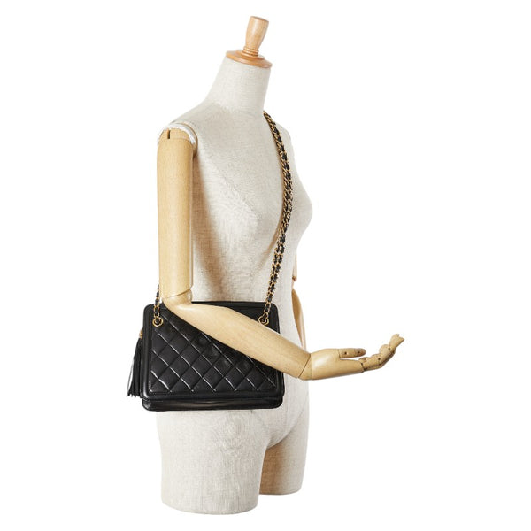 シャネル マトラッセ タッセル フリンジ チェーン ショルダーバッグ ブラック ラムスキン レディース CHANEL 【中古】