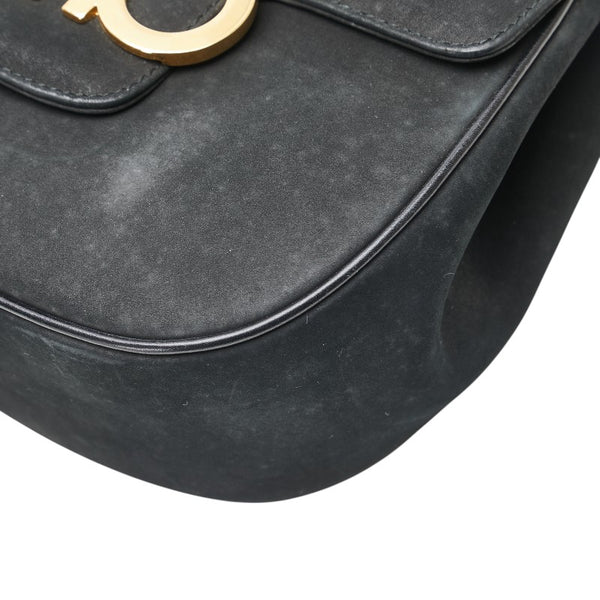 サルヴァトーレフェラガモ ガンチーニ 斜め掛け ショルダーバッグ ブラック スエード レディース Salvatore Ferragamo 【中古】