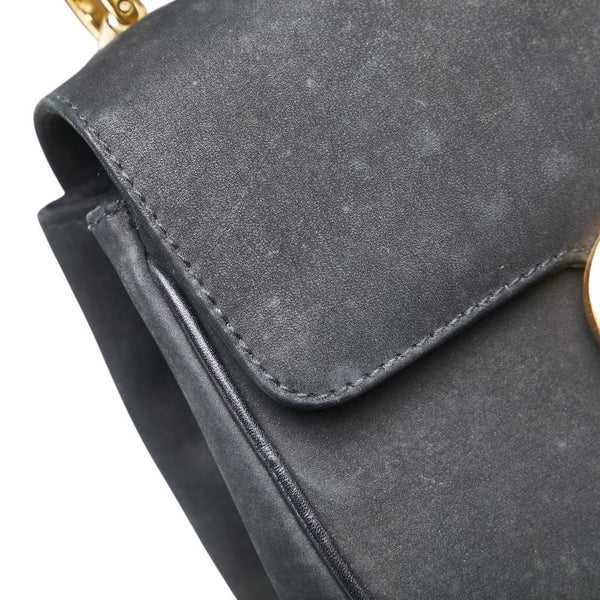 サルヴァトーレフェラガモ ガンチーニ 斜め掛け ショルダーバッグ ブラック スエード レディース Salvatore Ferragamo 【中古】