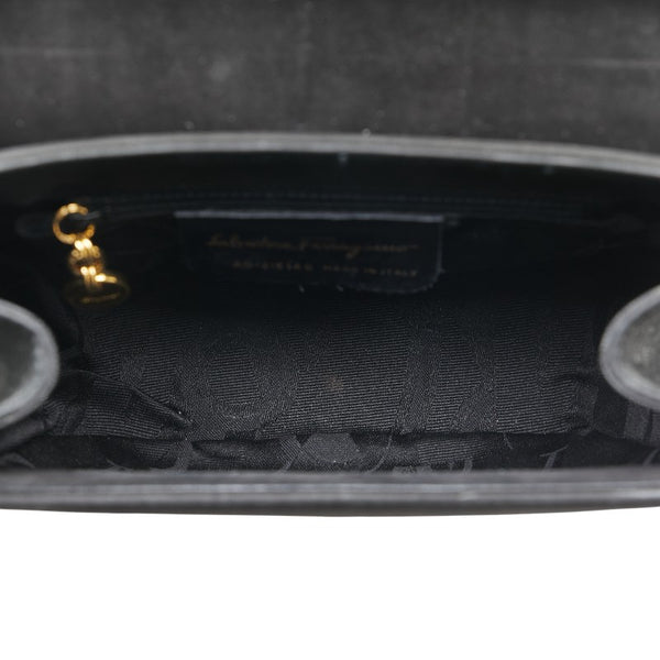 サルヴァトーレフェラガモ ガンチーニ 斜め掛け ショルダーバッグ ブラック スエード レディース Salvatore Ferragamo 【中古】