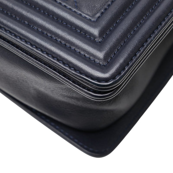 シャネル ココマーク ボーイシャネル25 斜め掛け チェーン ショルダーバッグ ネイビー ラムスキン レディース CHANEL 【中古】