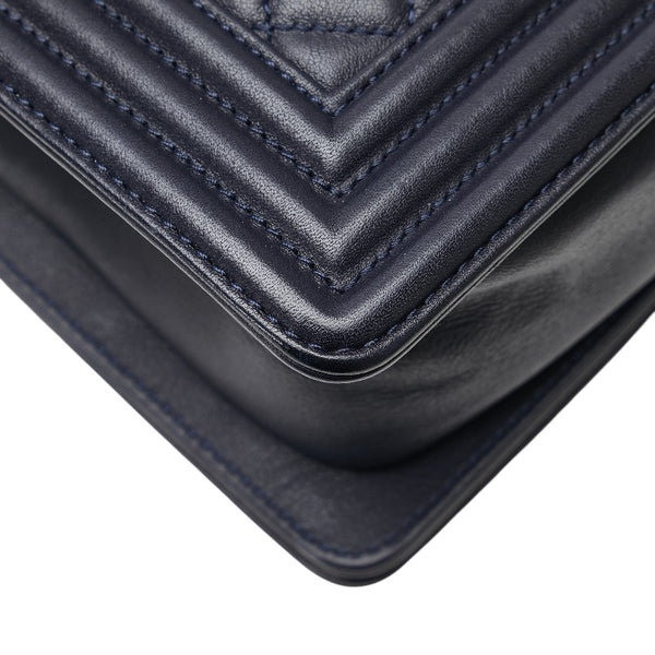 シャネル ココマーク ボーイシャネル25 斜め掛け チェーン ショルダーバッグ ネイビー ラムスキン レディース CHANEL 【中古】