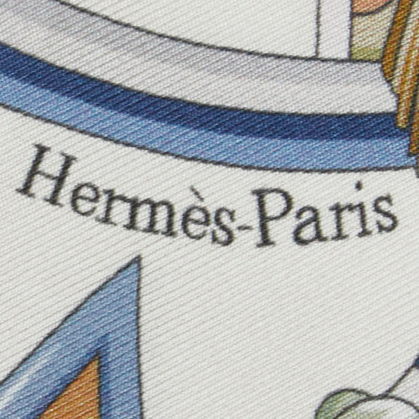エルメス ツイリー Harnais de Coeur アルネ ドゥ クール スカーフ ホワイト ブルー マルチカラー シルク レディース HERMES 【中古】