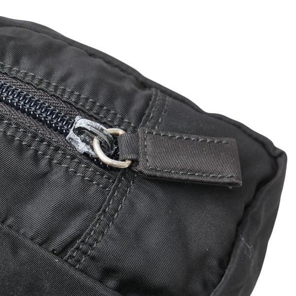 プラダ 三角ロゴプレート ポーチ ブラック ナイロン レディース PRADA 【中古】