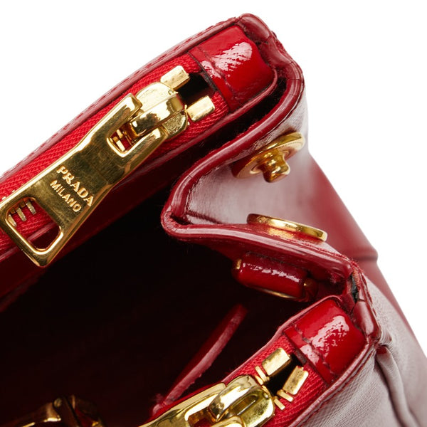 プラダ 三角ロゴプレート ハンドバッグ レッド パテントレザー レディース PRADA 【中古】