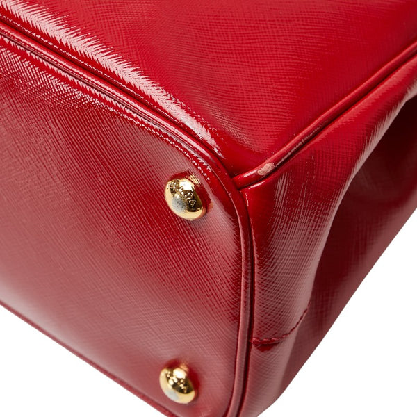 プラダ 三角ロゴプレート ハンドバッグ レッド パテントレザー レディース PRADA 【中古】
