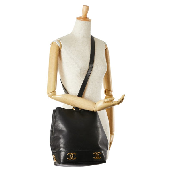 シャネル トリプルココマーク ワンショルダーバッグ ブラック ラムスキン レディース CHANEL 【中古】