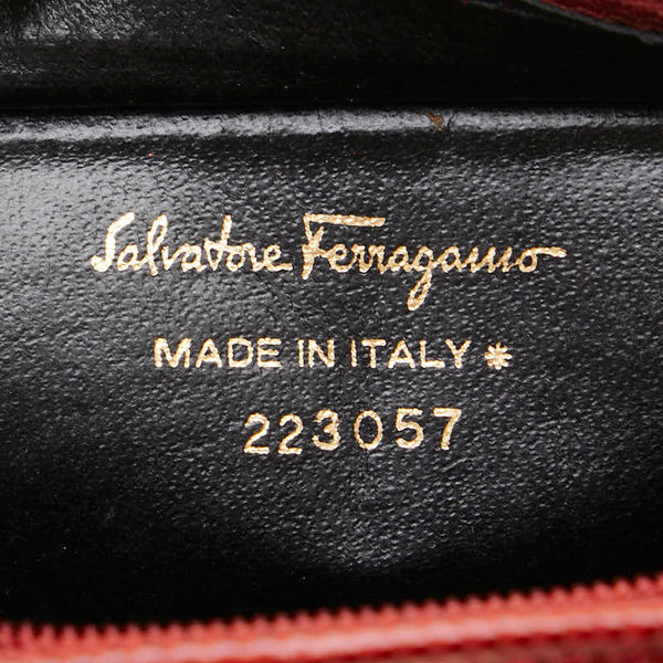 サルヴァトーレフェラガモ ヴァラ ポーチ レッド ゴールド レザー レディース Salvatore Ferragamo 【中古】