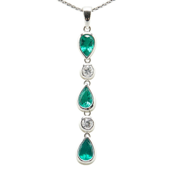 Pt900 プラチナ Pt850 プラチナ エメラルド1.09ct ダイヤ0.24ct 雫 モチーフ 3連 ペンダントネックレス レディース 【中古】
