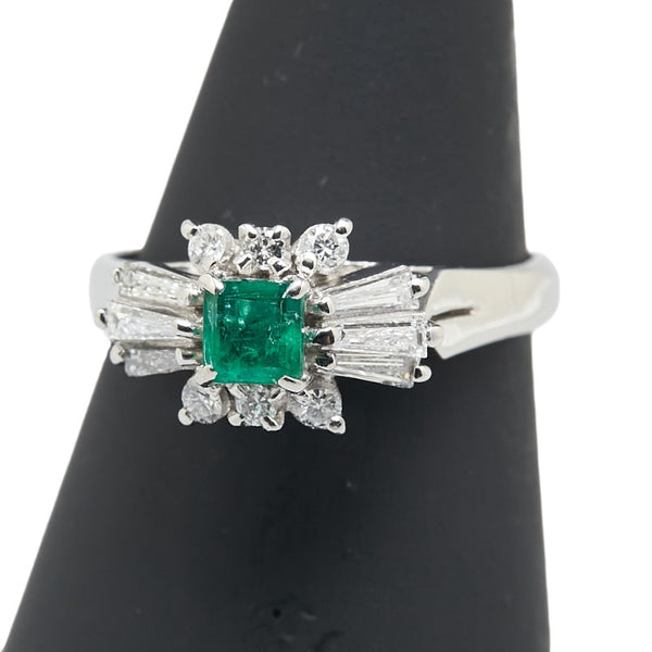Pt900 プラチナ エメラルド0.25ct ダイヤ0.31ct リング 指輪 レディース 8.5号 【中古】