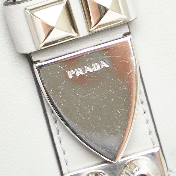 プラダ スタッズ 斜め掛け ショルダーバッグ  グレー レザー レディース PRADA 【中古】